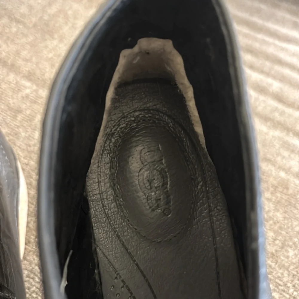 UGG men black